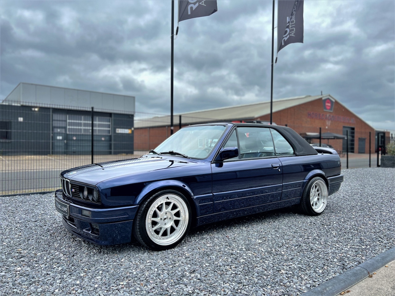 BMW 3-serie Cabrio - 325i M-Tech 2 Edition e30 1991 Blauw Metallic - AutoWereld.nl