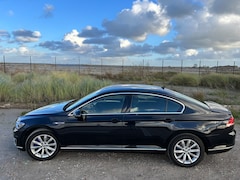 Volkswagen Passat - 1.4 TSI GTE Connected Series