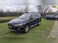 Mitsubishi Outlander - 2.2 DI-D Intense