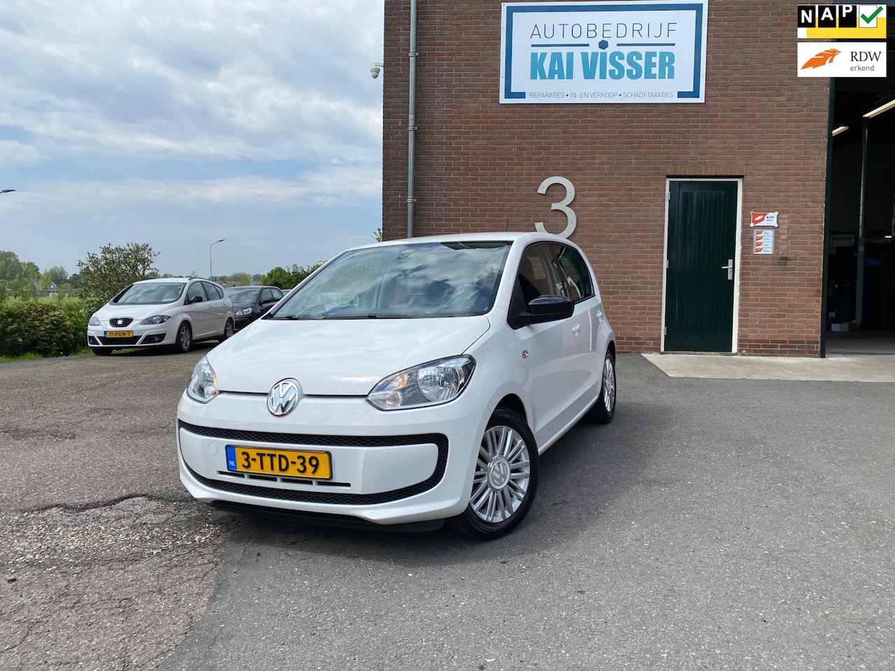 Volkswagen Up! - 1.0 up! Edition BlueMotion / Navi / 52dkm / 5Drs - AutoWereld.nl