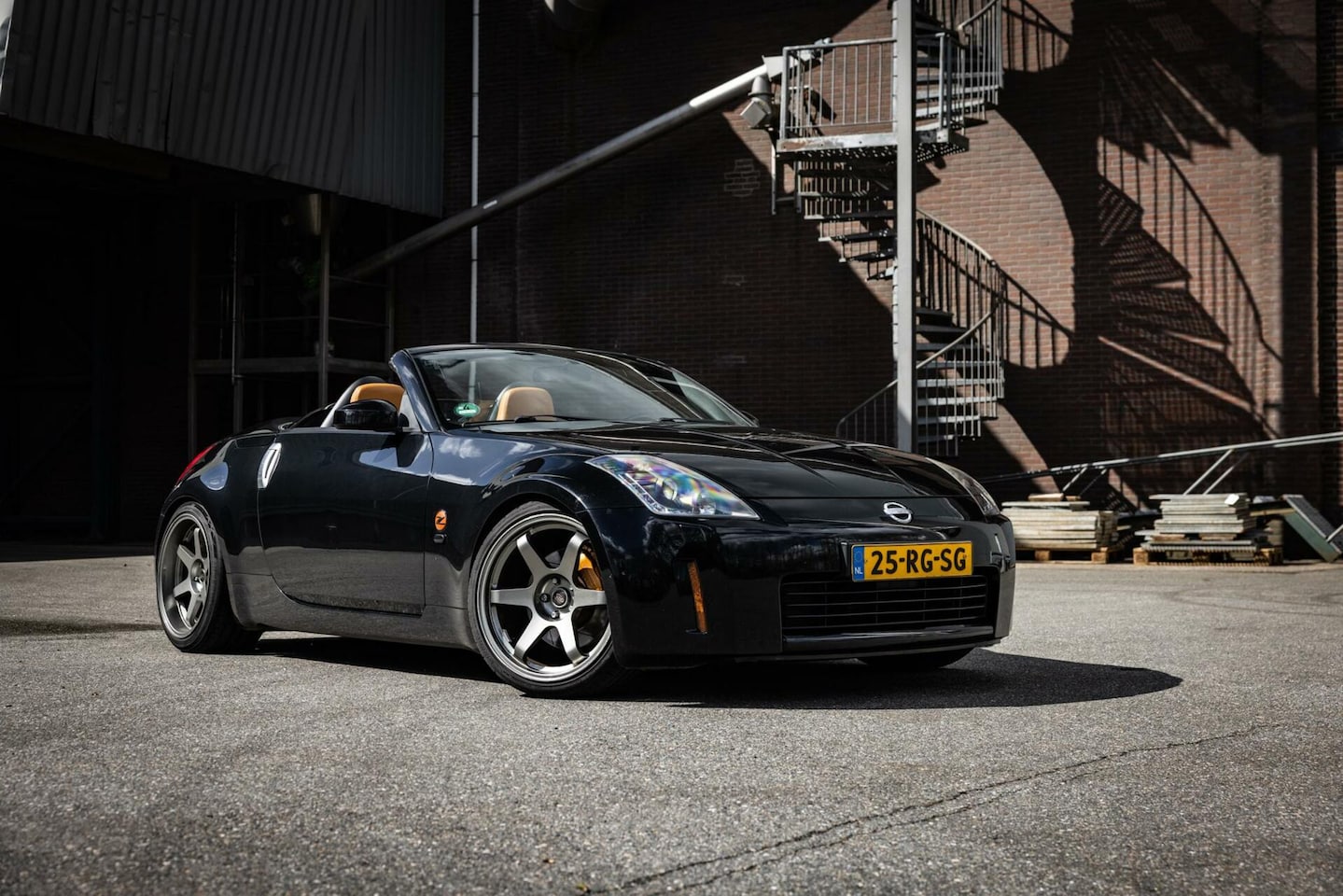 Nissan 350Z Roadster - 3.5 V6 Leder - Xenon - JR Wheels - Carbon - Navi - AutoWereld.nl