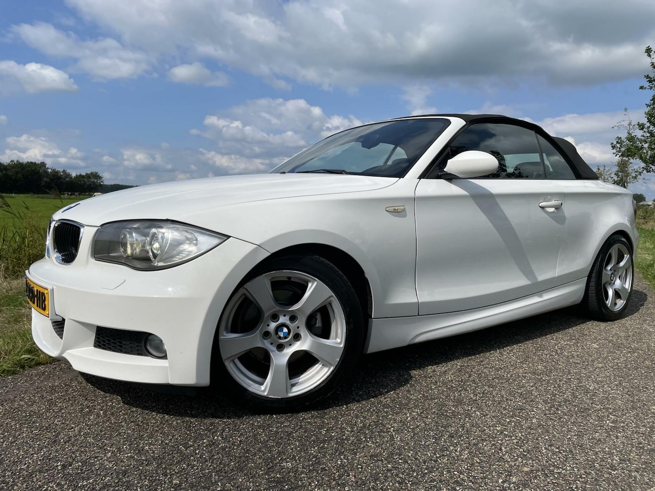 BMW 1-serie Cabrio - 118i High Executive M-Pakket - Leder - Alpinweiss - Xenon - Stoelverwaming - AutoWereld.nl