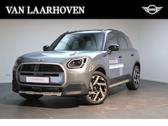 MINI Countryman - C Favoured Automaat / Panoramadak / Trekhaak / JCW Sportstoelen / Parking Assistant Plus /