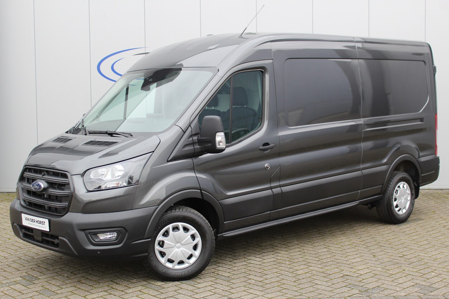 Ford Transit - 350 2.0 TDCI L3H2 Trend 130pk Trend. Net ingereden, uit voorraad leverbaar ! Volautm. airc - AutoWereld.nl