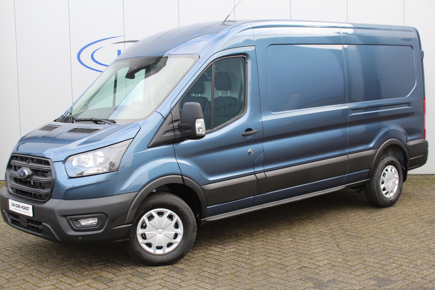 Ford Transit - 350 2.0-130pk TDCI L3H2 Trend. Net ingereden, uit voorraad leverbaar ! Volautm. airco, met - AutoWereld.nl