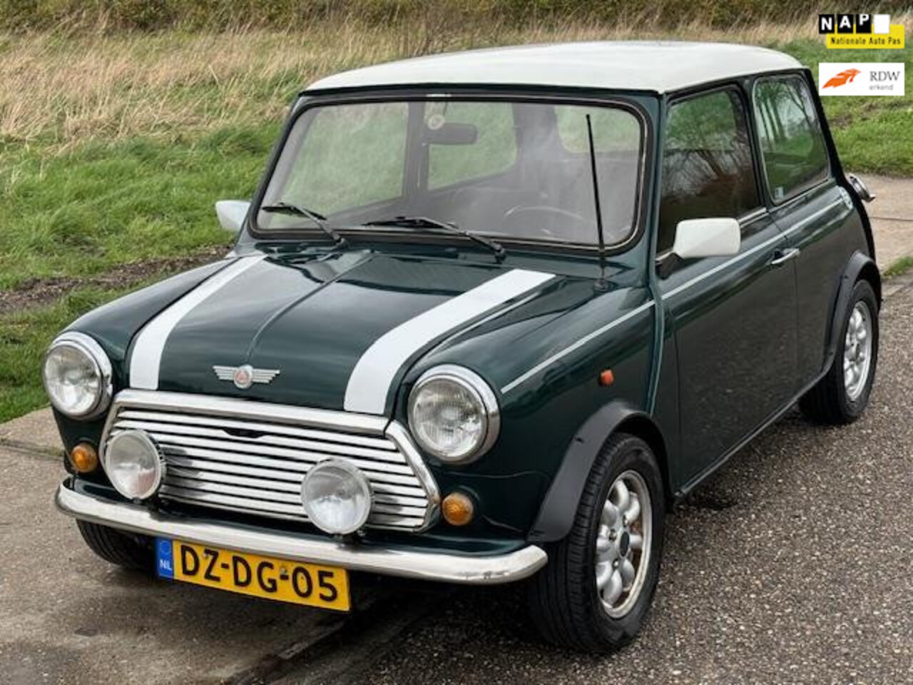 Rover Mini - 1.3 Cooper Leder/Stof Audio/CD LMV 12" 89802 km's incl. NAP! Nederlandse Auto! Oldtimer! Z - AutoWereld.nl