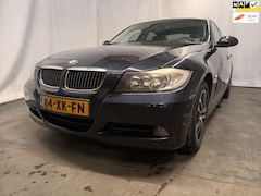 BMW 3-serie - 318i Business Line - Olie Lekkage - Differentieel Defect - Schade