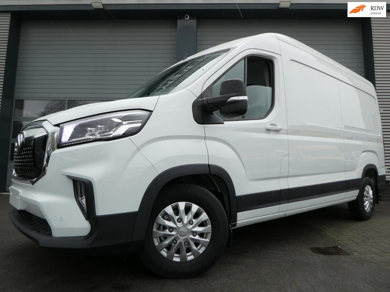 Maxus eDeliver 9 - L3H2 89 kWh L3H2 89 kWh, Automaat, Navigatie, 3-Zits, PDC, LED. - AutoWereld.nl