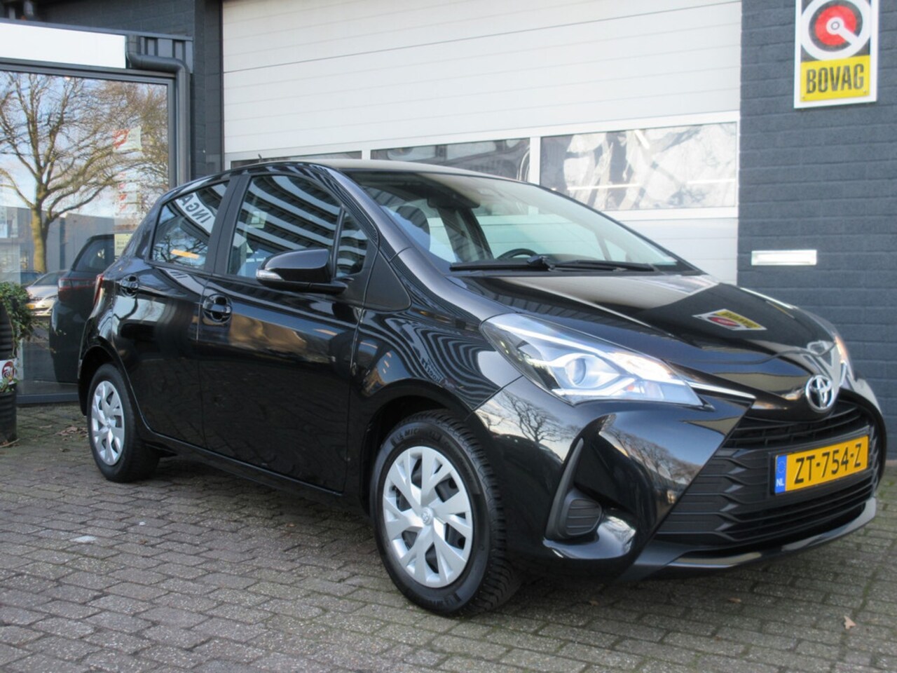 Toyota Yaris - 1.5 VVT-i Active CAMERA/CRUISE/CLIMA/NAVI - AutoWereld.nl