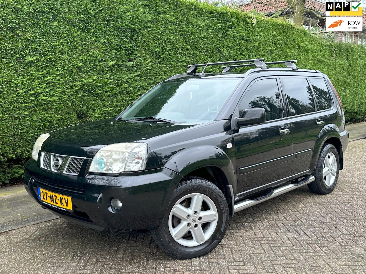 Nissan X-Trail - 2.5 Elegance /AUTOMAAT/LEER/PANO/DAKRAIL/RIJDTGOED/ - AutoWereld.nl