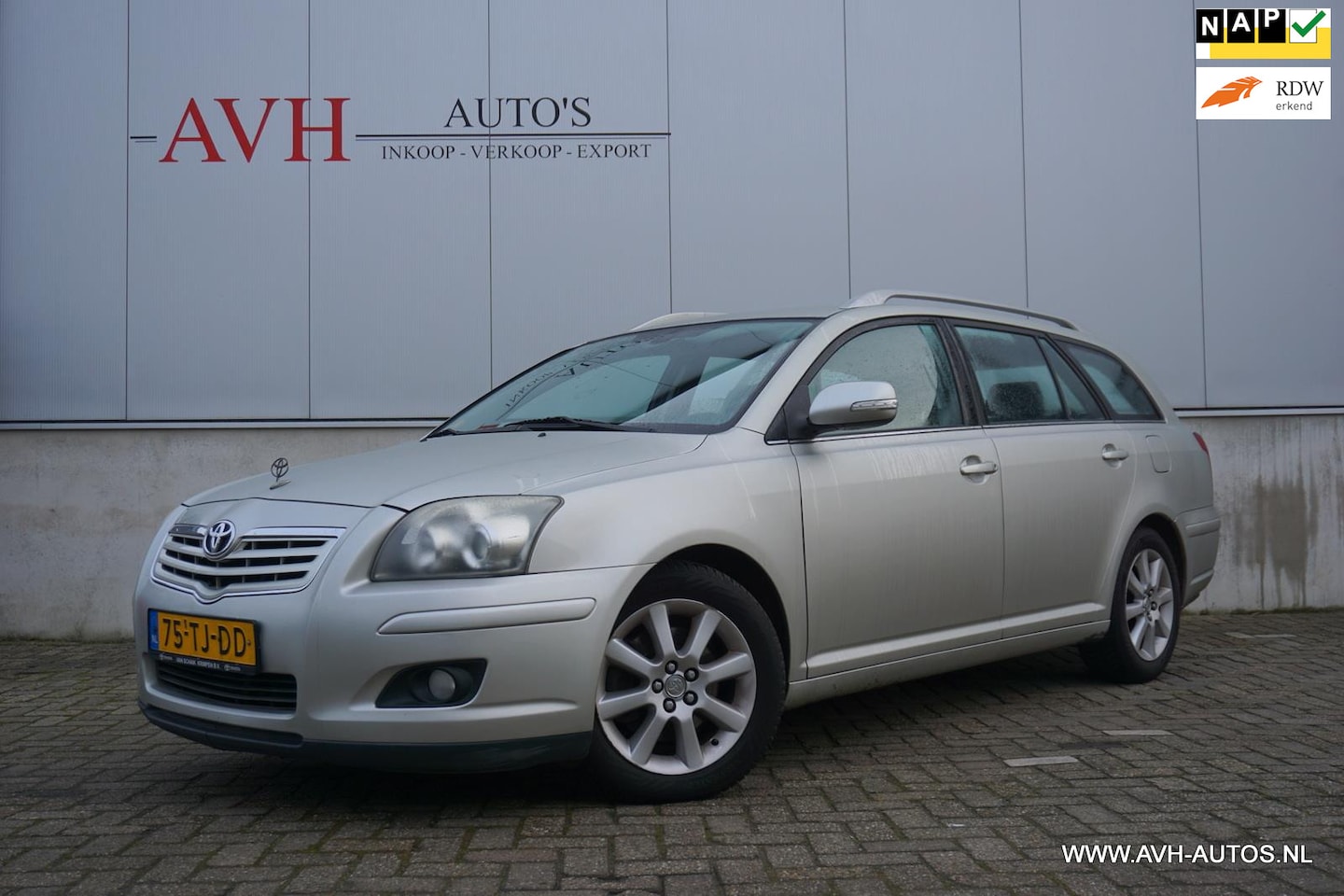 Toyota Avensis Wagon - 2.0 D-4D-F Luna 2.0 D-4D-F Luna - AutoWereld.nl