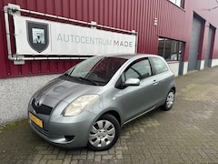 Toyota Yaris - 1.3 VVTi Sol // Airco // trekhaak