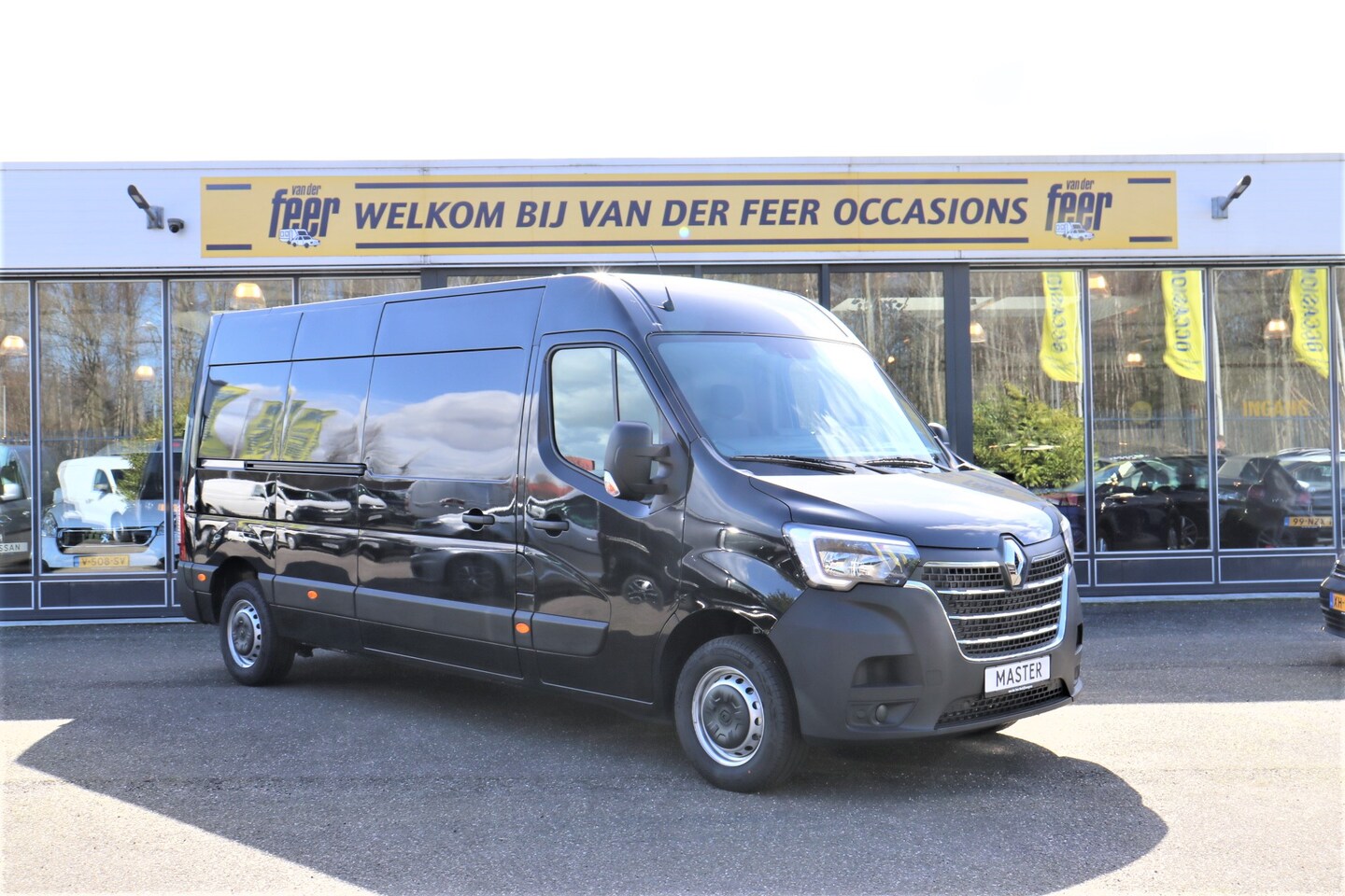 Renault Master - T35 2.3 dCi 135 L3H2 EX.BTW Nieuw uit voorraad leverbaar! Lease v.a. 611,- pm - AutoWereld.nl