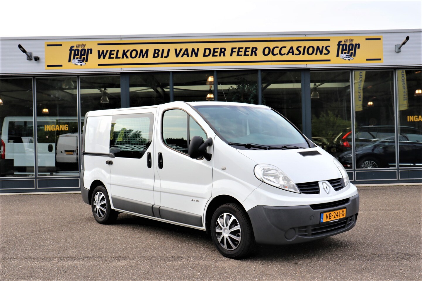 Renault Trafic - 2.0 dCi T27 L1H1 Eco Rolstoelwagen - AutoWereld.nl