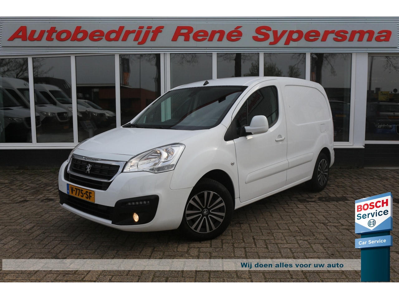 Peugeot Partner - 120 1.6 BlueHDi 75 L1 Premium Pack Navi/Airco/PDC/Bumpers in de kleur! - AutoWereld.nl