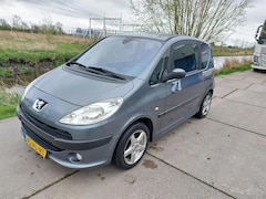 Peugeot 1007 - 1.6-16V Gentry