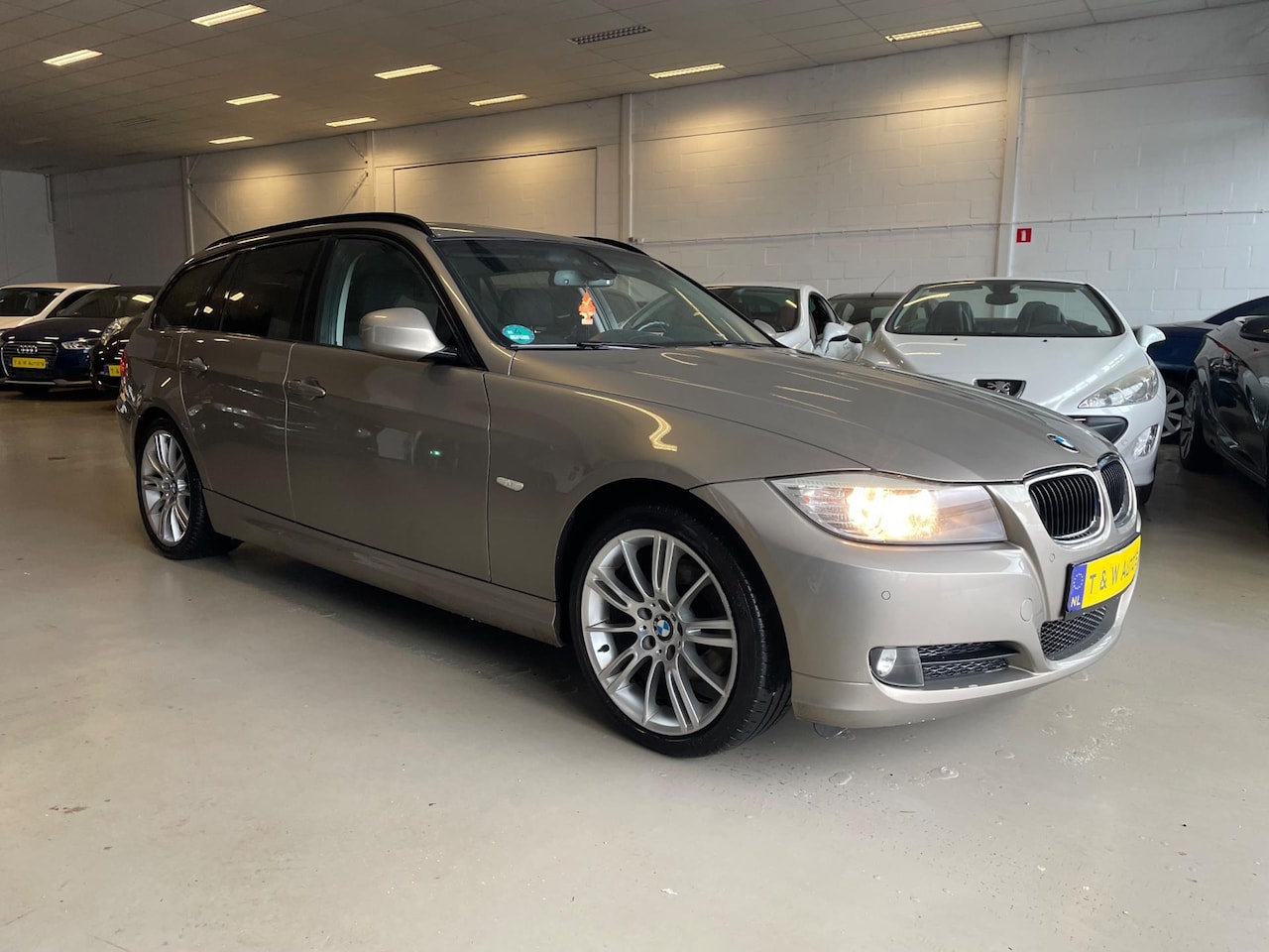 BMW 3-serie Touring - 320d Business Line automaat - AutoWereld.nl