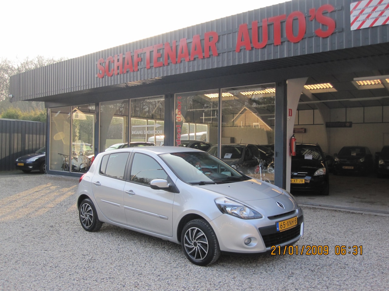 Renault Clio - 1.2 Authentique zeer mooi met trekhaak apk 30-11-2024 - AutoWereld.nl