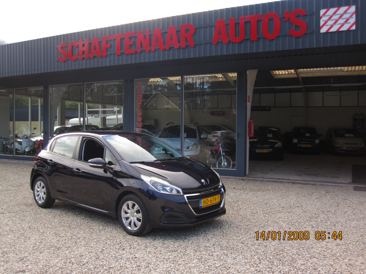 Peugeot 208 - 5drs 1.2 PureTech Active zeer mooi apk 22-10-2024 - AutoWereld.nl