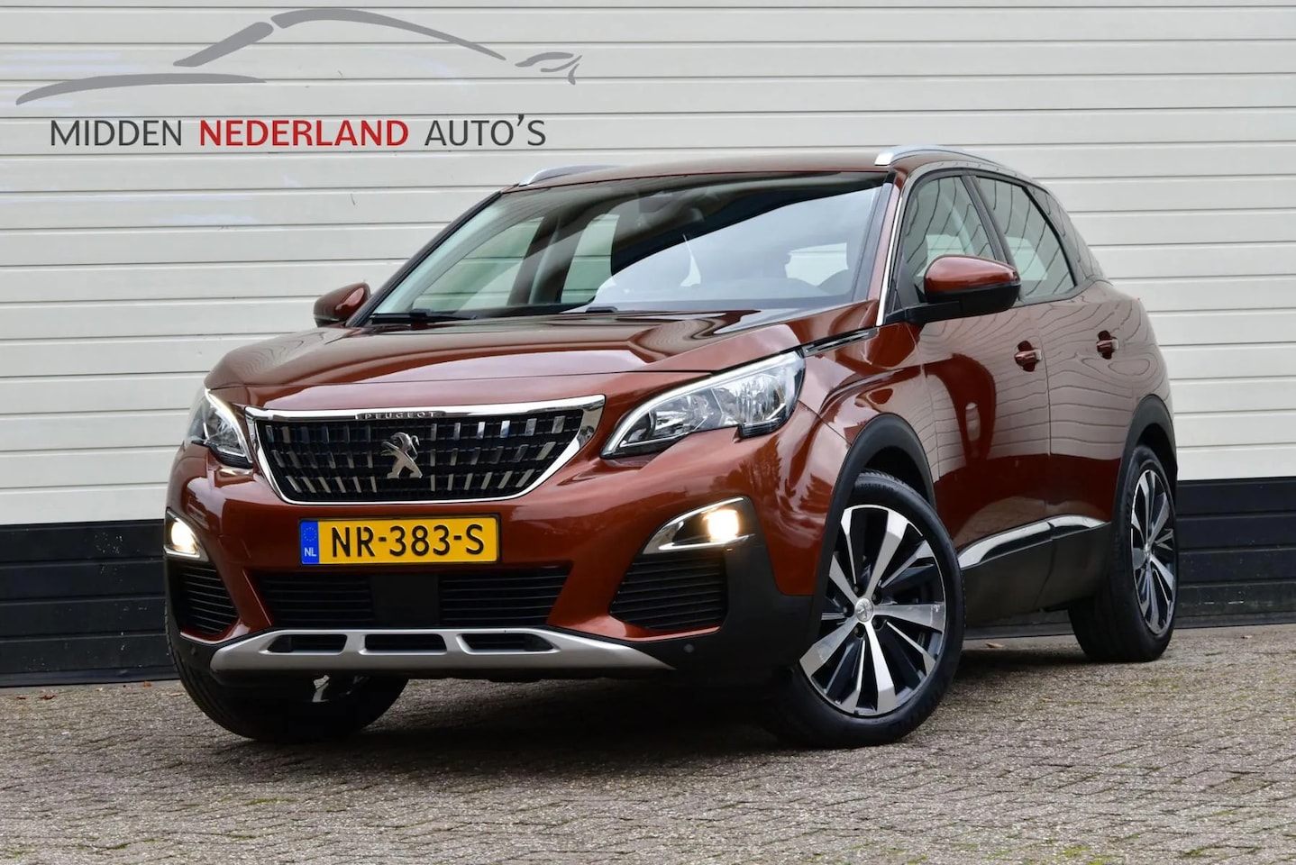 Peugeot 3008 - 1.2 PureTech Active * FABRIEKS NIEUWE MOTOR 12 DKM * TREKHAAK * - AutoWereld.nl