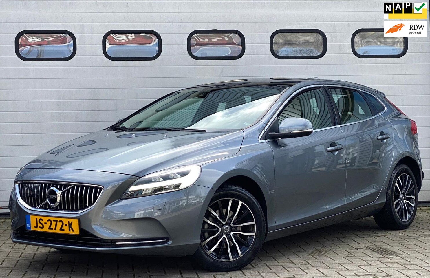 Volvo V40 - 2.0 D2 Momentum 2.0 D2 Momentum - AutoWereld.nl