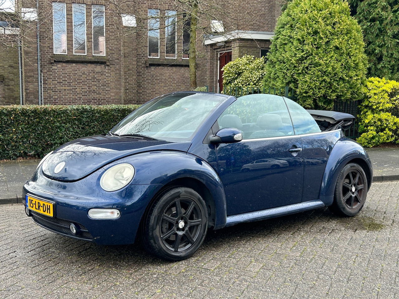 Volkswagen New Beetle Cabriolet - 2.0 2003 Airco! Cruise control! Nap! Elektrische kap! - AutoWereld.nl