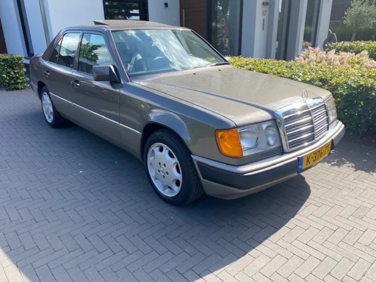 Mercedes-Benz 200-500 (W124) - 230 E 230 E Nieuwstaat - AutoWereld.nl