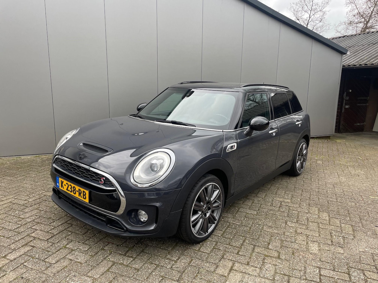 MINI Clubman - Mini 2.0 Cooper S Chili Serious Business | Navi | Panoramadak | Automaat - AutoWereld.nl