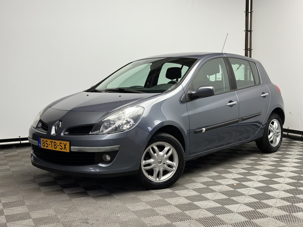 Renault Clio - 1.2-16V Expression 5-drs Airco 1e Eigenaar - AutoWereld.nl