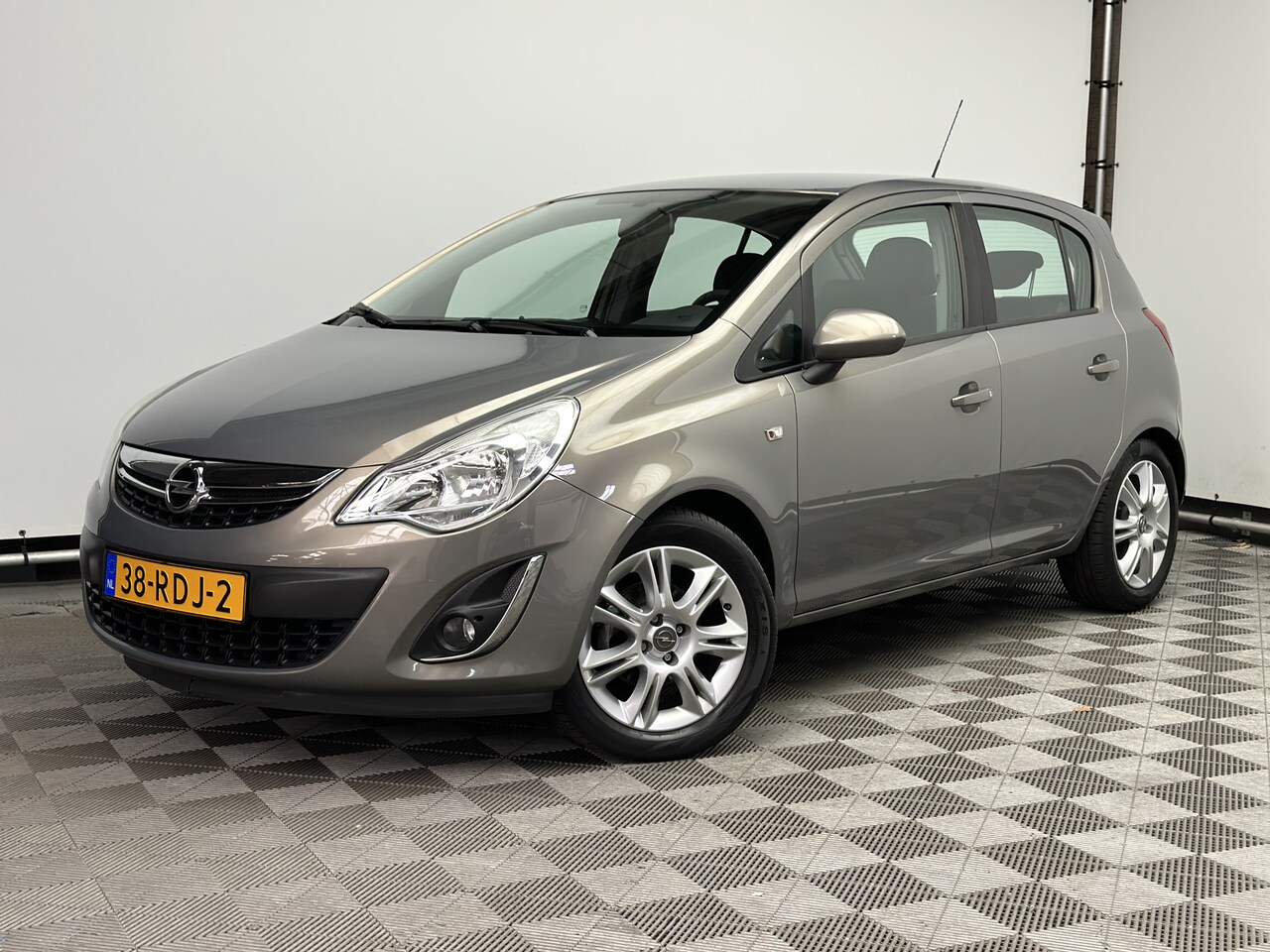 Opel Corsa - 1.2-16V Edition 5-drs Airco LM16" NL Auto - AutoWereld.nl