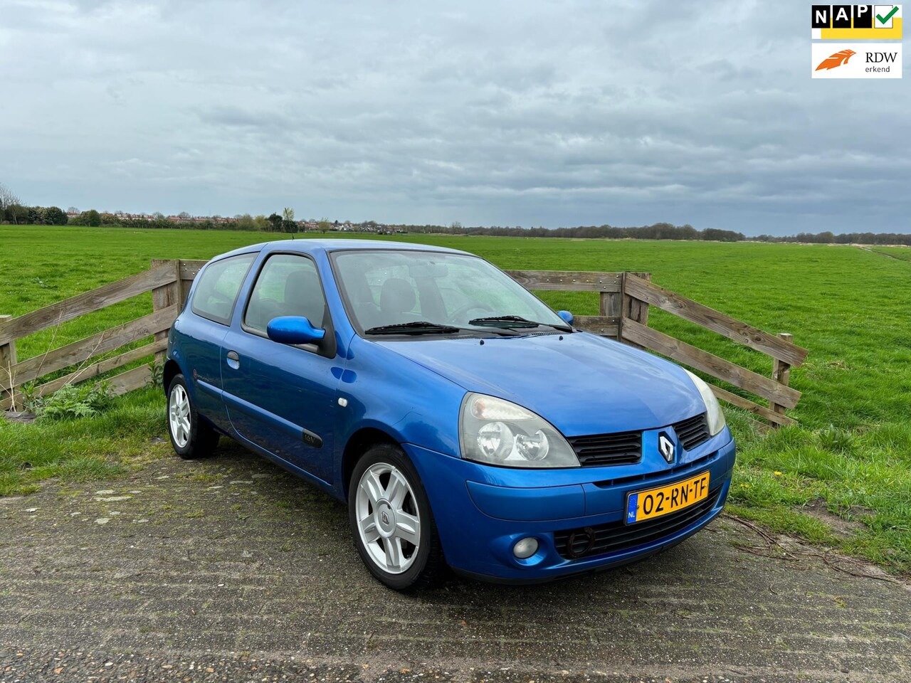 Renault Clio - 1.2-16V Authentique Comfort 1.2-16V Authentique Comfort, Nieuwe APK, AIRCO - AutoWereld.nl