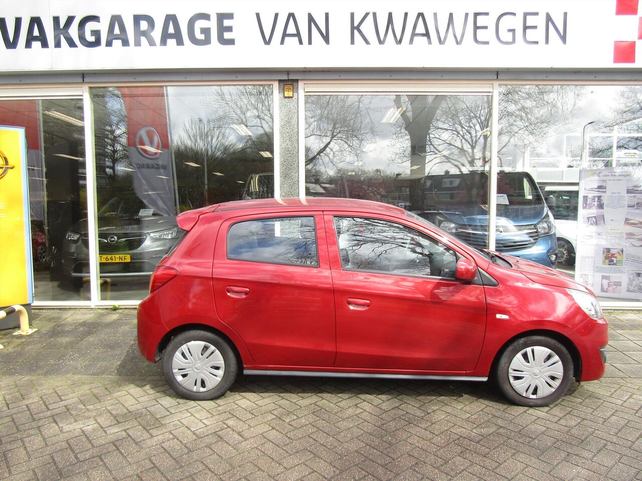 Mitsubishi Space Star - 1.0 MIVEC 71PK AIRCO 5 DRS - AutoWereld.nl