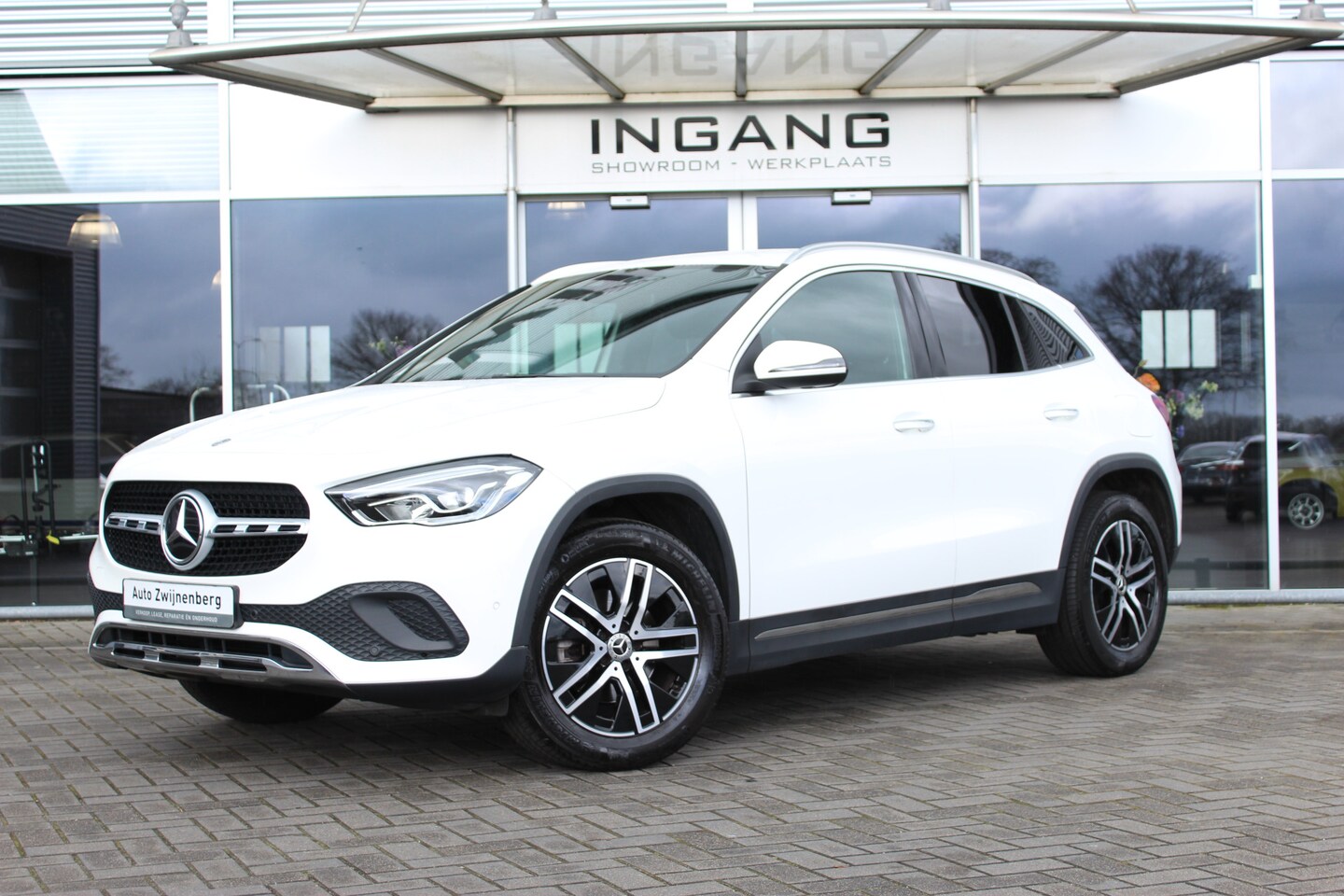 Mercedes-Benz GLA-Klasse - 200 Progressive MBux | LED | Trekhaak | - AutoWereld.nl