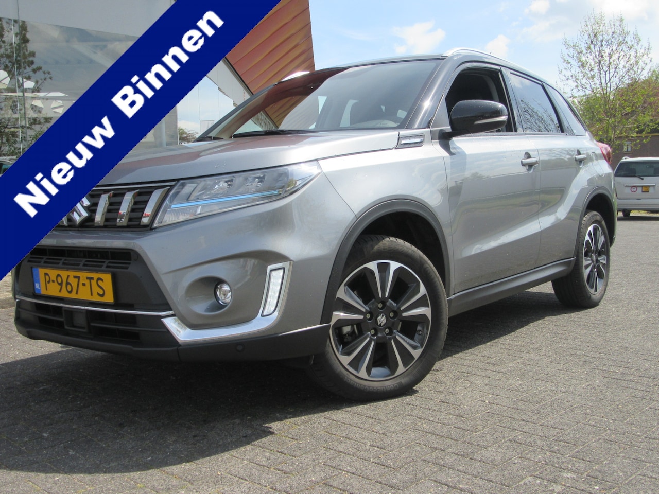 Suzuki Vitara - 1.5 Hybrid Style NAVI, CAMERA, DAB+, CARPLAY AUTOMAAT (OCCASION) - AutoWereld.nl