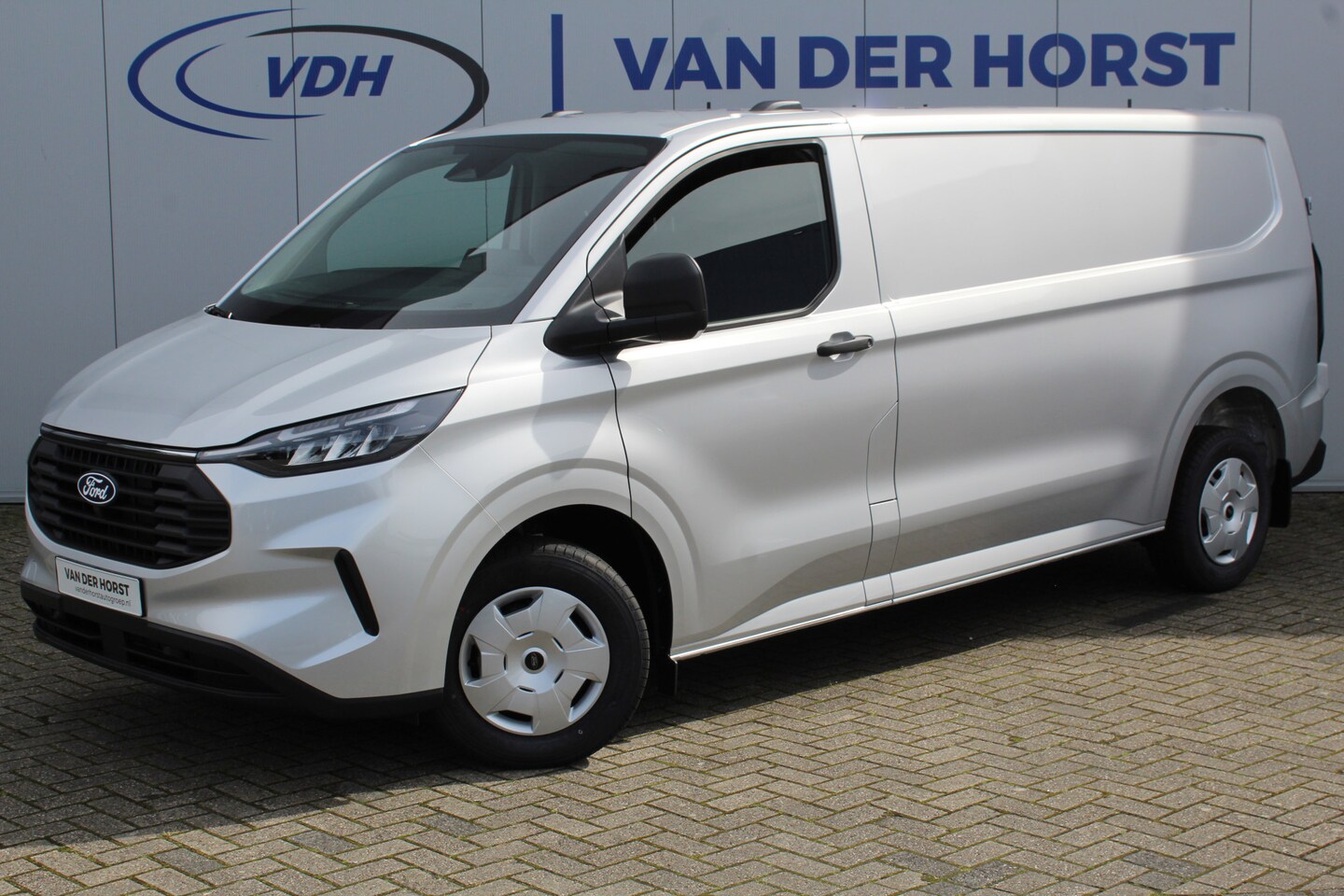 Ford Transit Custom - 320 2.0-136pk TDCI L2H1 ´Trend´ Overtuig u van de rijkwaliteiten van dit nieuwe model Ford - AutoWereld.nl