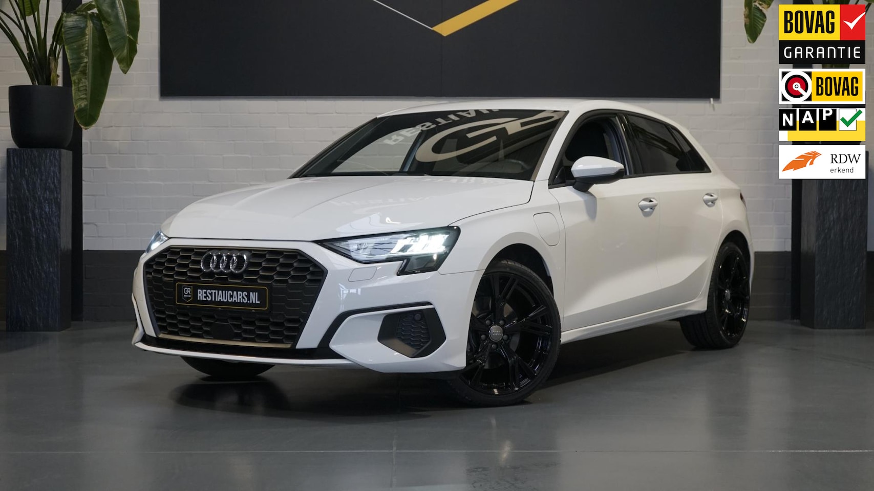 Audi A3 Sportback - 40 TFSIe AUTOMAAT-CLIMA-CRUISE-DAB-DRIVE SELECT-KEYLESS-NAVIGATIE-VIRTUEEL - AutoWereld.nl