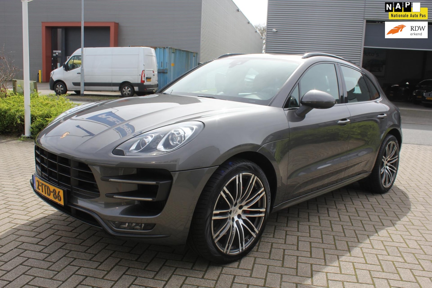 Porsche Macan - 3.6 Turbo Panorama 400 PK - AutoWereld.nl