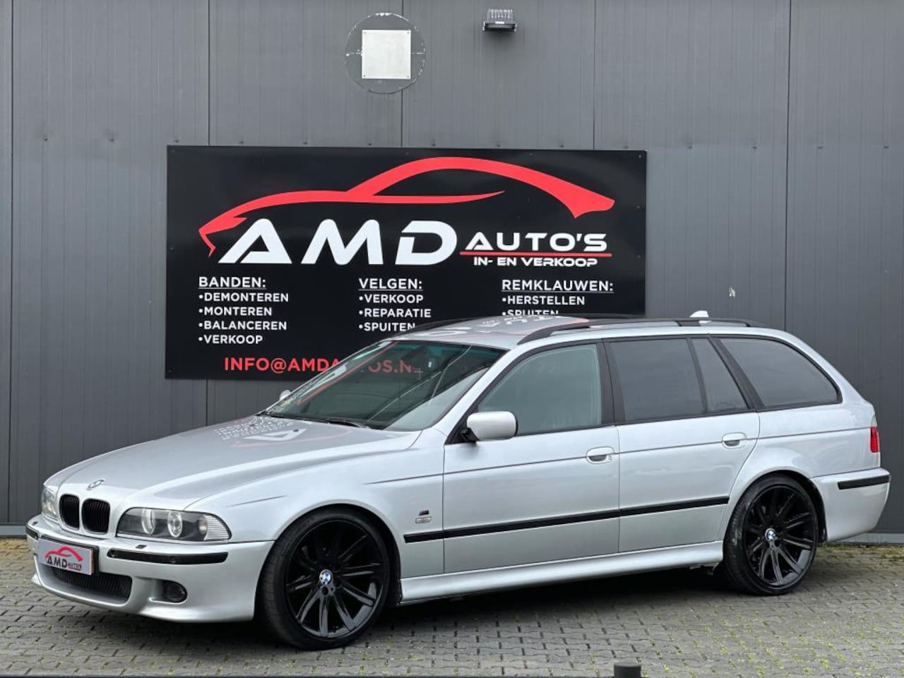 BMW 5-serie Touring - 525i M Pakket |Nap|Automaat|Climate Control|Cruise|Scherm| - AutoWereld.nl