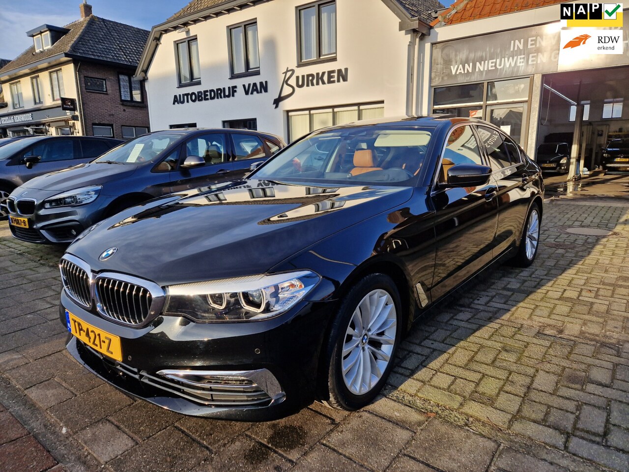 BMW 5-serie - 520i Executive 520i Executive, Panoramadak,Achteruitrij camera,Navigatie,Cruise control - AutoWereld.nl