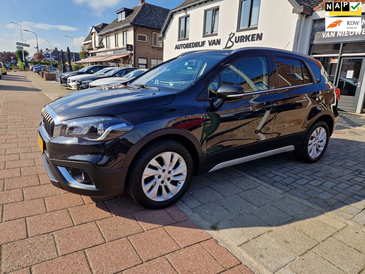 Suzuki S-Cross - 1.0 Boosterjet Exclusive 1.0 Boosterjet Exclusive, Navigatie,L.M.Velgen,Achteruirij camera.Airco - AutoWereld.nl