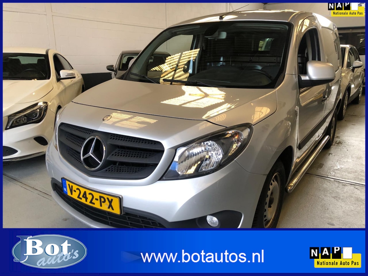 Mercedes-Benz Citan - 112 BlueEFFICIENCY / AUTOMAAT / BENZINE / AIRCO / CRUISE CONTROL / TREKHAAK / NL-AUTO / PD - AutoWereld.nl