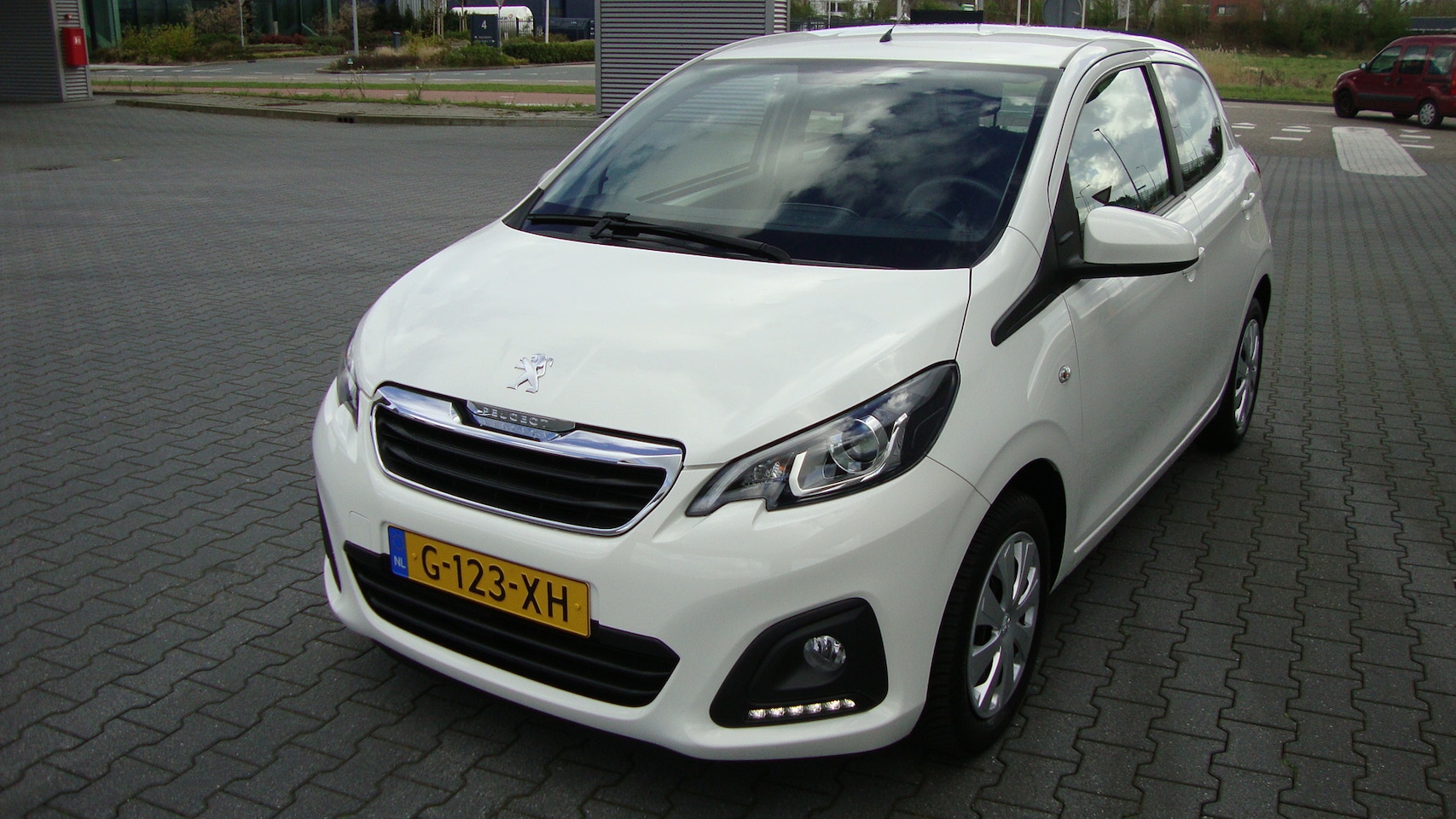 Peugeot 108 - 1.0 e-VTi 72pk 5D Active - AutoWereld.nl