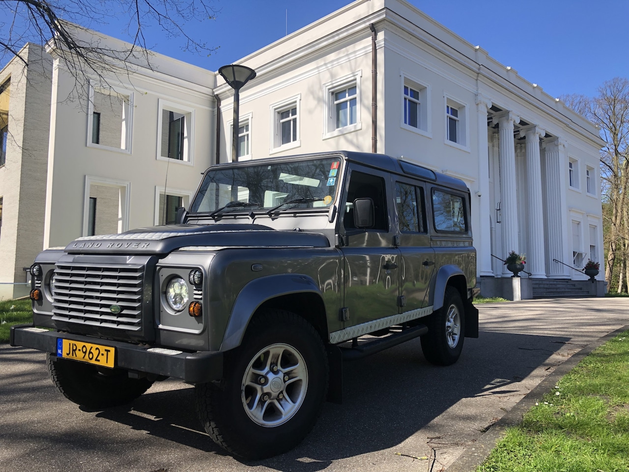 Land Rover Defender - 2.4 TD 110 SW XTech 2.4 TD 110 SW XTech, 7 PERSOONS - AutoWereld.nl