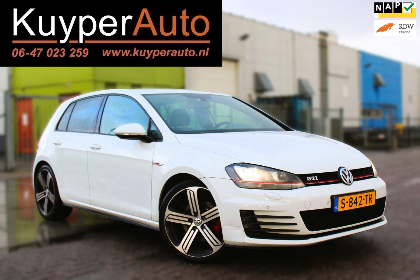 Volkswagen Golf - 2.0 TSI GTI NAVI CLIMA LM VERWARMBARE STOELEN PARKEERSENSOREN ETC - AutoWereld.nl