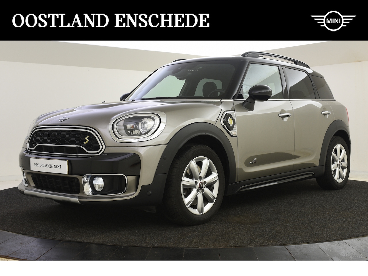 MINI Countryman - Cooper SE ALL4 Chili Automaat / Panoramadak / Achteruitrijcamera / Sportstoelen / LED / Pa - AutoWereld.nl