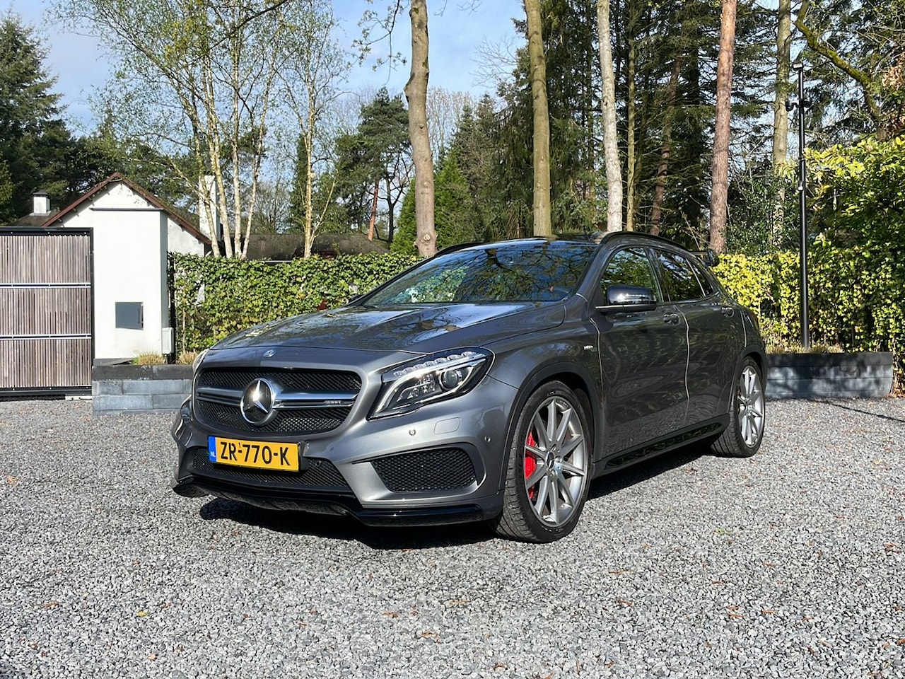 Mercedes-Benz GLA-Klasse - 45 AMG 381PK 4Matic *PANO*CARBON*CAMERA**SPORTSTOELEN*CRUISECONTROL*NAVI*DEALER ONDERHOUDE - AutoWereld.nl