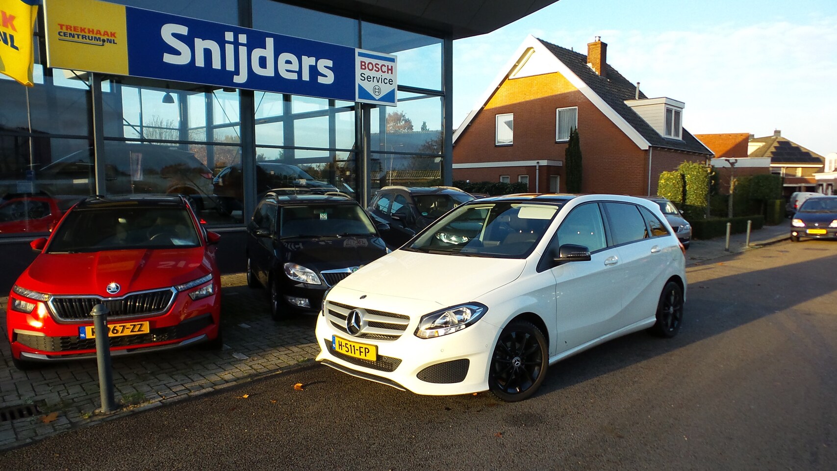 Mercedes-Benz B-klasse - 180 Blue Efficiency Sport PDC/NAVI/TREKHAAK - AutoWereld.nl