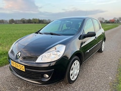 Renault Clio - 1.2-16V Special Line 4 drs Nieuwe Distributie