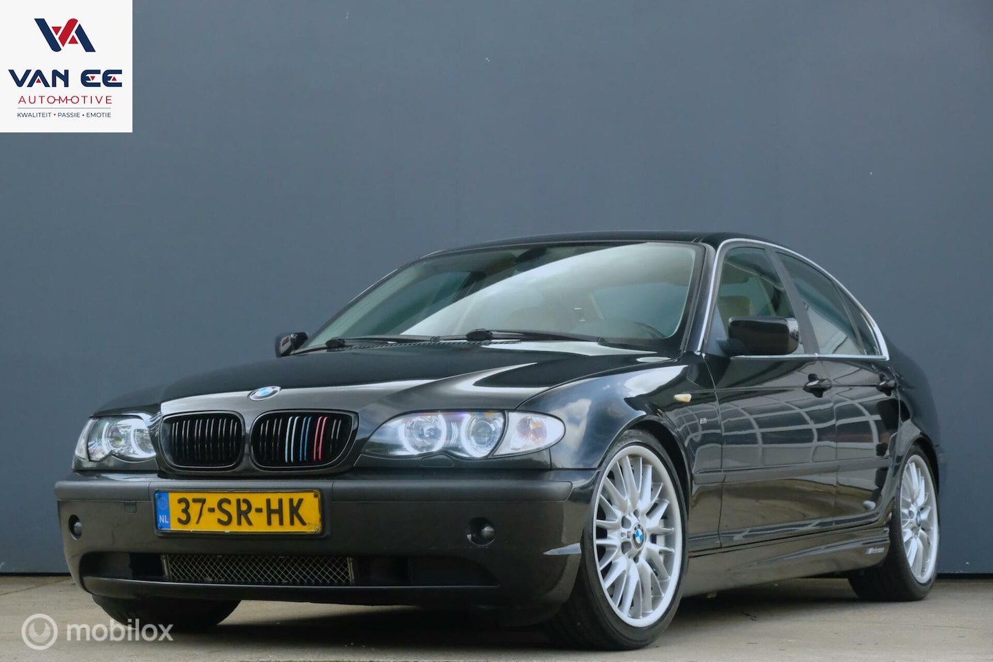 BMW 3-serie - 330i Executive | Xenon | Leer | Navi | Dakraam - AutoWereld.nl