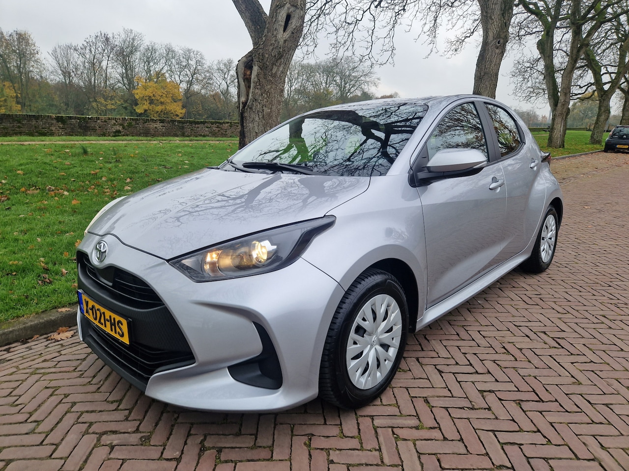 Toyota Yaris - 1.5 VVT-i Comfort / Apple Carplay/Android Auto / Adaptive Cruise / Camera / DAB+ - AutoWereld.nl